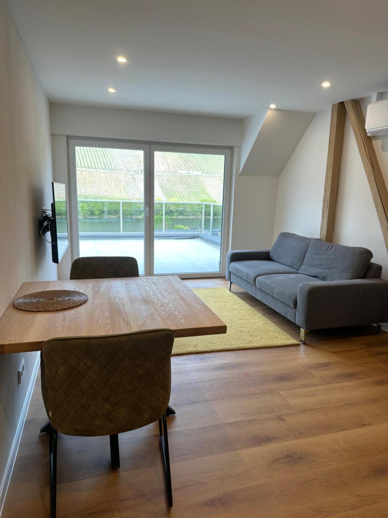 Moselappartements By Weingut Marco Adamy Losnich Ngoại thất bức ảnh