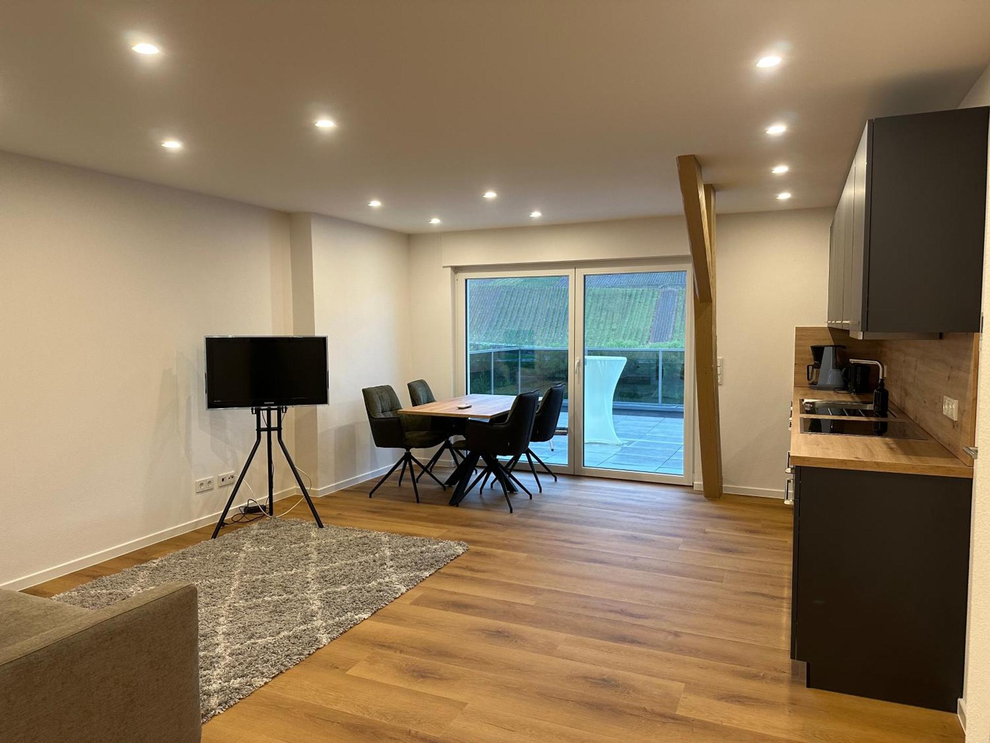 Moselappartements By Weingut Marco Adamy Losnich Ngoại thất bức ảnh
